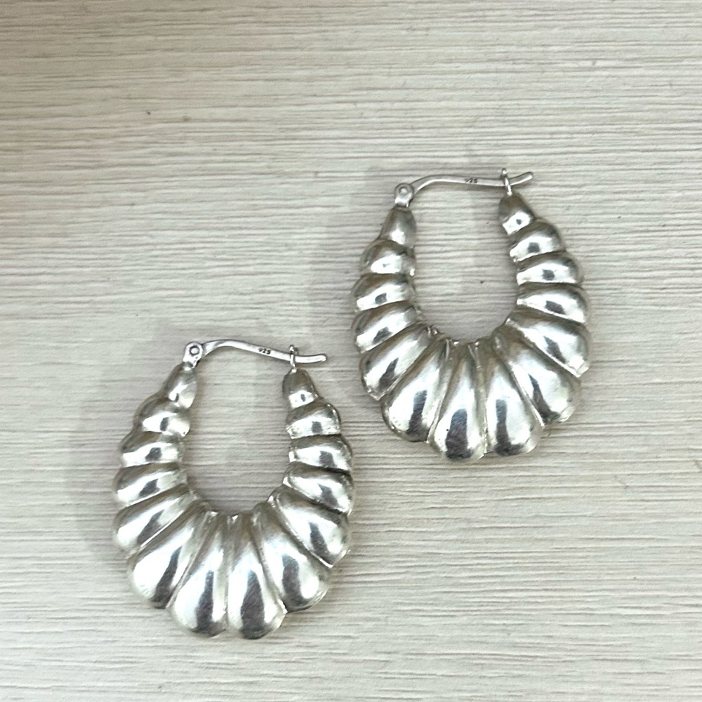 925 Sterling Silver Hollow Puff Shrimp / Croissant Hoop Earrings 34mm